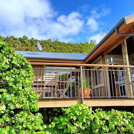 Riverstone Retreat Karamea Habitación foto
